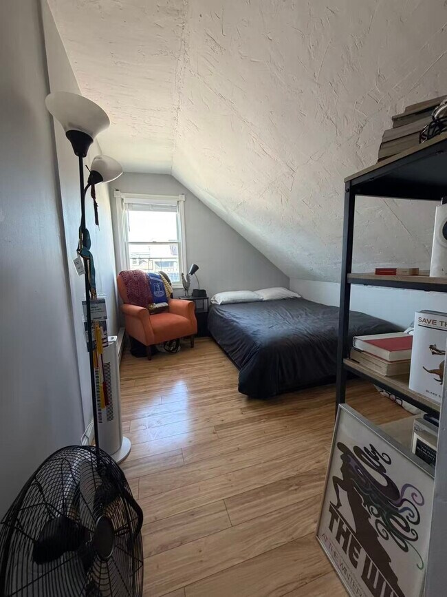 34 Cross St