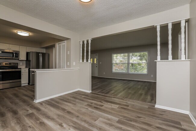 444 Spinnaker Dr