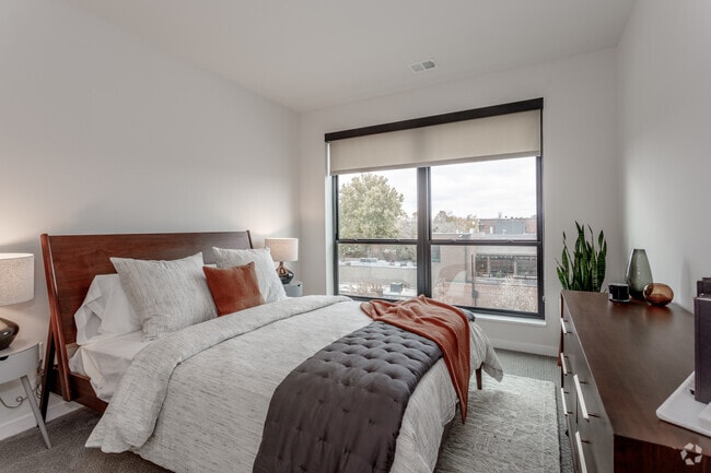 2BR, 2BA - 1283 SF