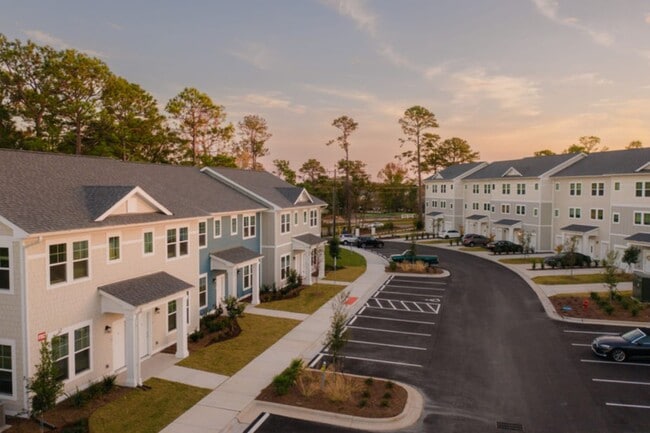 Photo - Riverwood Apartments & Townhomes