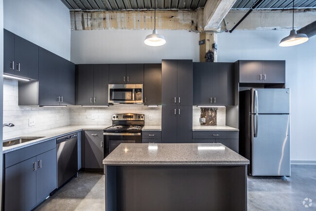 1 BR, 1 BA - 728SF - Conwood Flats Apartment Homes