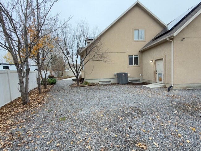 Photo - 317 W Farmside Dr