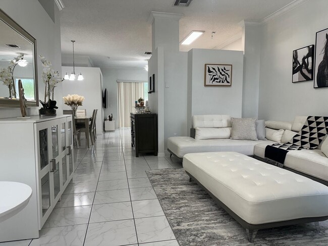 Photo - 717 Lake Wellington Dr