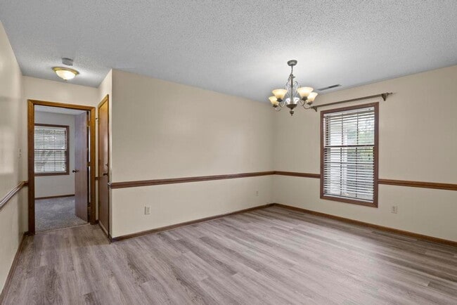 Photo - Cul-de-Sac Homesite! Tons of Room!