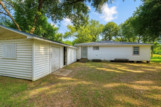 Photo - 5717 Eunice St