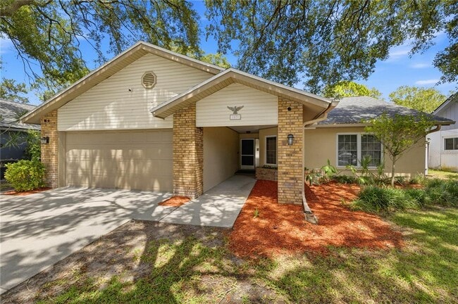 1570 Club Dr
