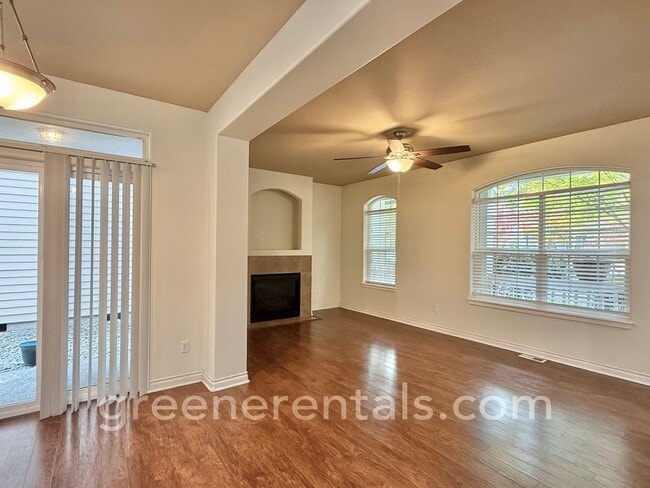 Photo - Beautiful 3BD/2.5BA Lacey Home in Horizon ...