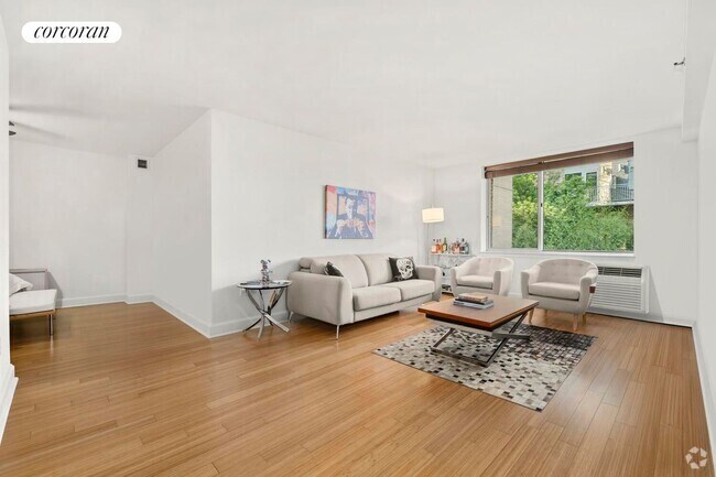 Building Photo - 505 W 47th St Rental