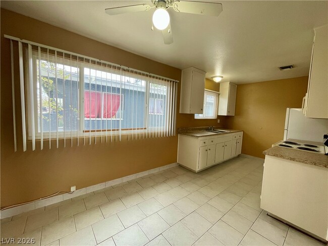 Photo - 3200 Arlene Way