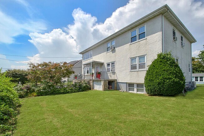 Building Photo - 28 Beechwood Ave Unit 2 Rental