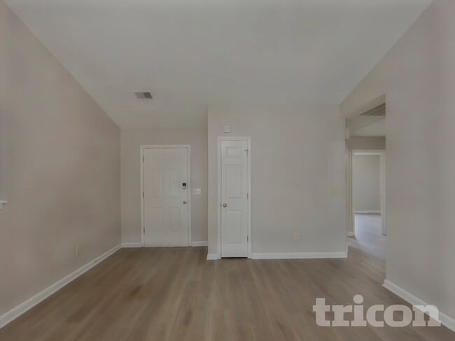 Photo - 121 Green Rose Rd