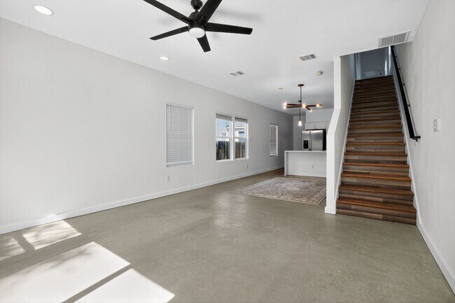 Photo - 4 Weeks Free!! Urban Modern Living Near Downtown San Antonio!