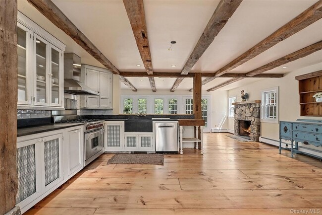 Photo - 264 Titicus Rd