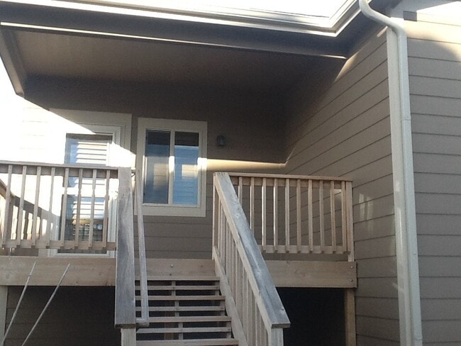 Photo - 3 BEDROOM, 2.5 BATHROOM SADDLE RIDGE TWINHOME