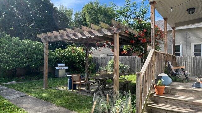 Photo - 1812 W 45th St