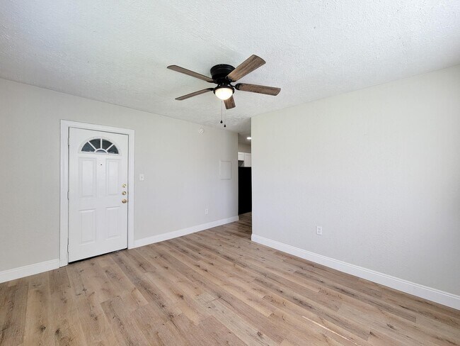 Photo - 711 Ave A Ave Unidad 1