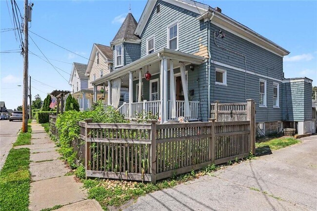24 Russell Ave