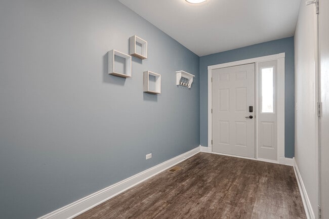 Photo - 226 E Conley Dr