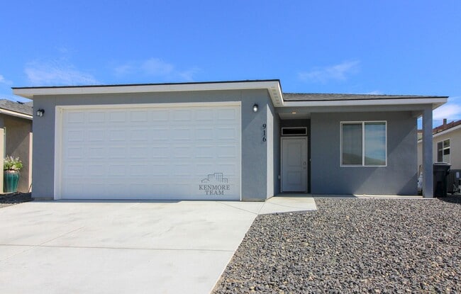 Building Photo - FURNISHED: 3 Bedroom, 2 Bath Home in West Richland
