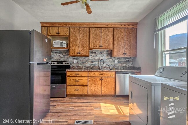 Photo - 202-204 S Chestnut St - 204