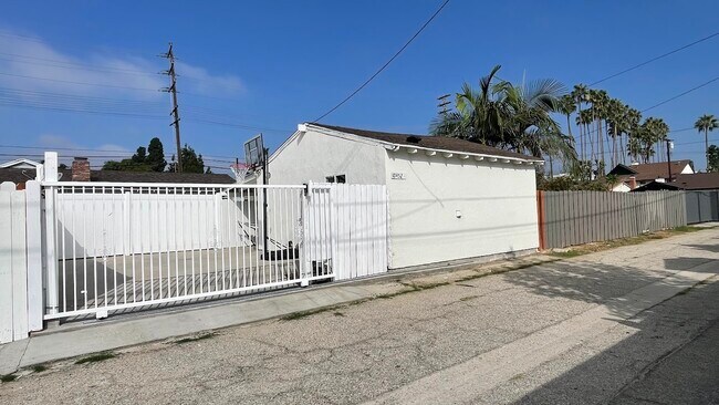 10452 Balboa Blvd Unit 2