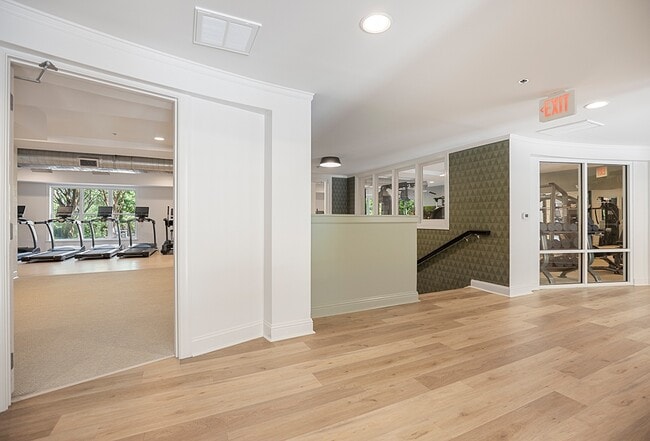 Photo - Weston Lakeside Apartments