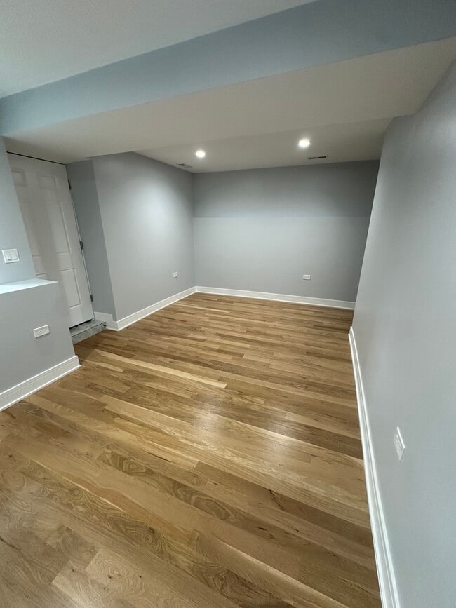 Photo - 2046 W Moffat St Unit 1