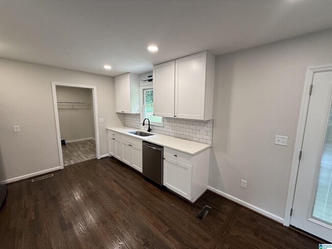 Photo - 2224 5th St NE