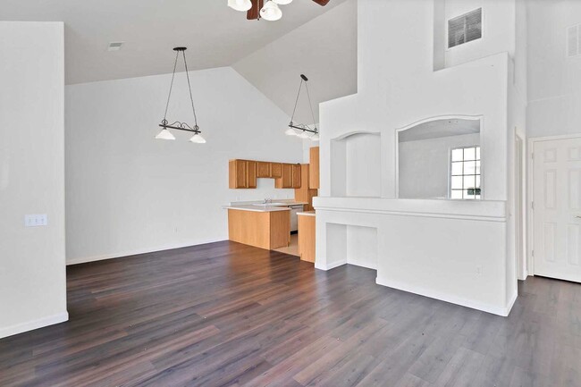 Photo - Modern 2-Bedroom, 2-Bath Condo in Grand Ju... Unidad 442