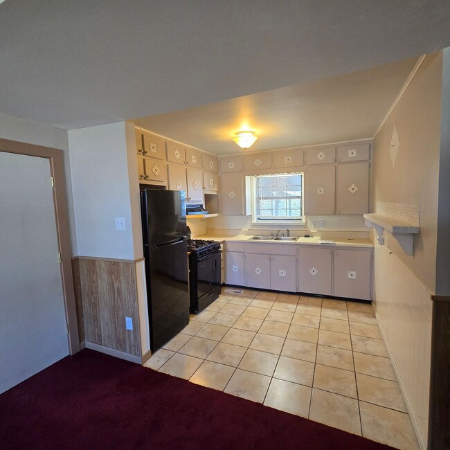 Photo - AVAILABLE NOW! 3 Bedroom 2 Bathroom in Batesville Near the Fairgrounds