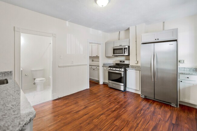 Building Photo - 862 Huntington Ave Unit 2A
