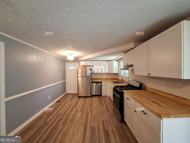 Photo - 6139 Lullwater Dr