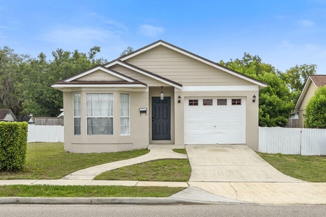 Building Photo - Winter Park 3 bedroom steps to shopping, dining.