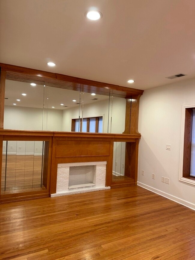 Photo - 6045 W Irving Park Rd