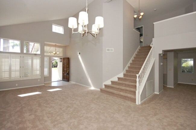 Lovely 3BR/2.5BA Home with Gorgeous Featur... - Lovely 3BR/2.5BA Home with Gorgeous Featur...