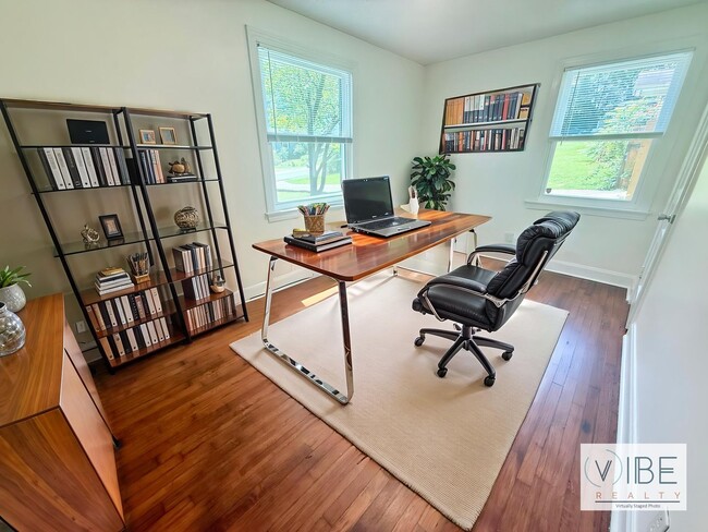 Photo - 902 Gibson Dr