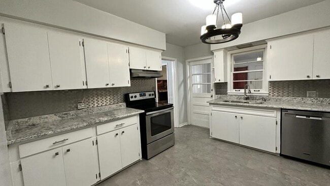 Photo - 2766 N Barksdale Dr