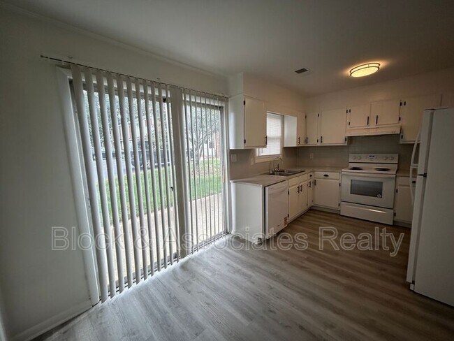 Photo - 1031 Salisbury St Unit A