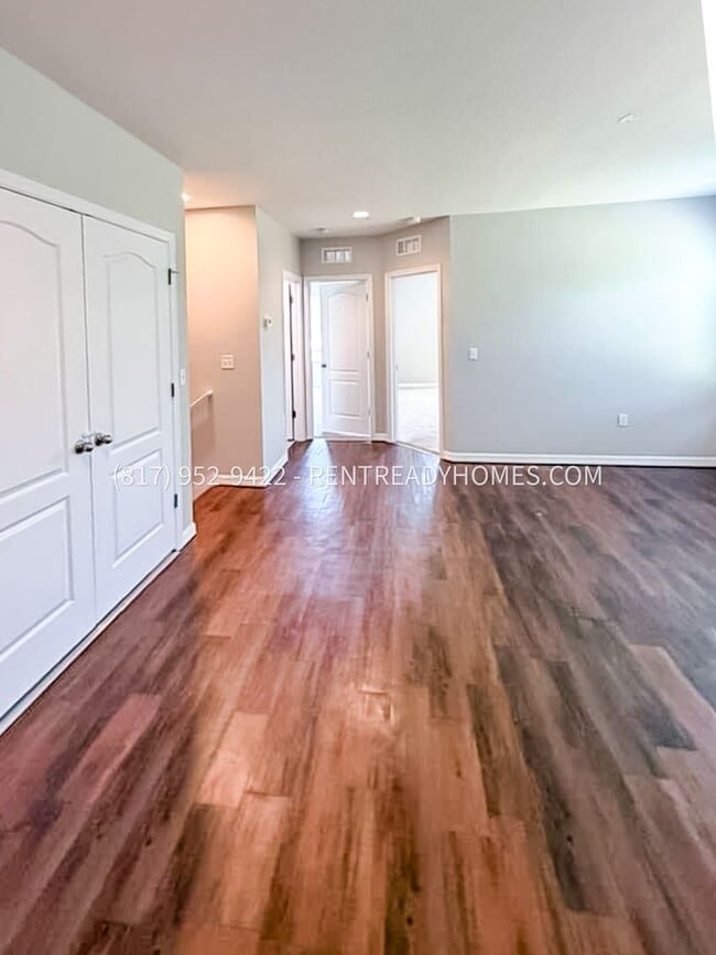 Photo - 3943 Claybrook Dr