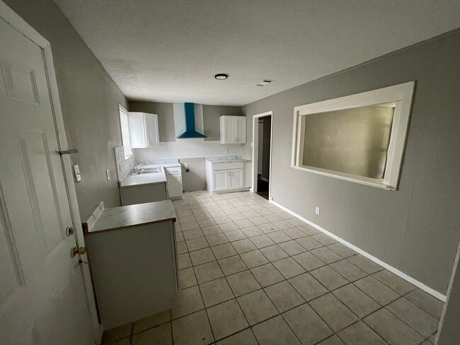 Photo - 512 Libby Ln
