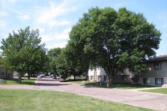 quiet neighborhood - Heritage Place Apartments