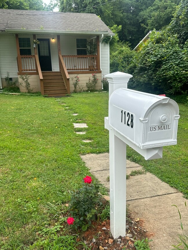 Photo - 1128 Commerce St