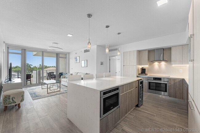 Photo - 111 SE 1st Ave Unit 406
