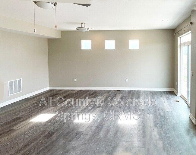 Photo - 610 Thimbleberry Point