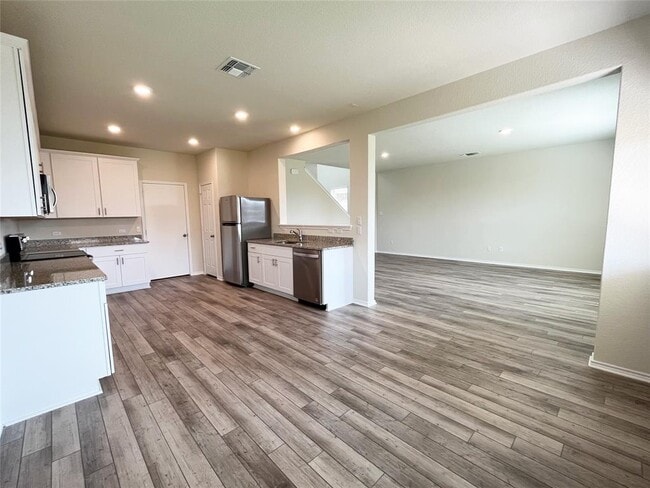 Photo - 54 Pacific Loon St