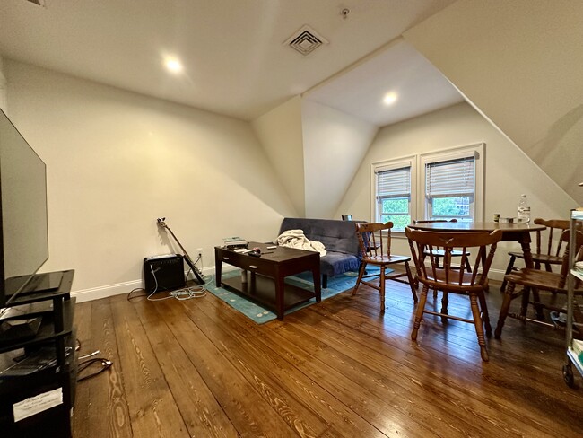 Photo - 21 Bellevue St Unit 3