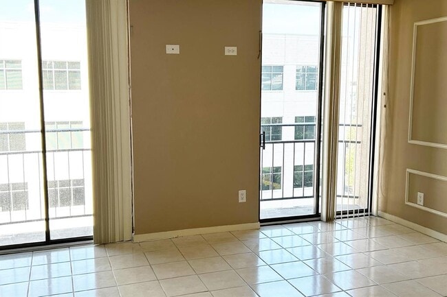 Building Photo - 1122 Colorado St Unit 1101