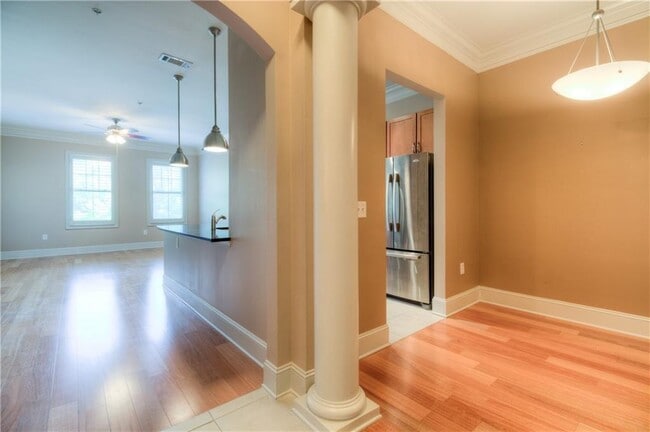 Photo - 3621 Vinings Slope SE Unit 1530