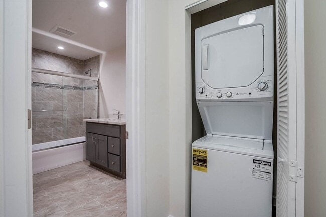 Photo - 343 Warren Ln