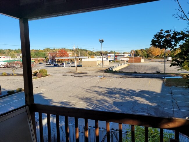 Close to shopping - 87 Essex St Unit Essex1stfloor